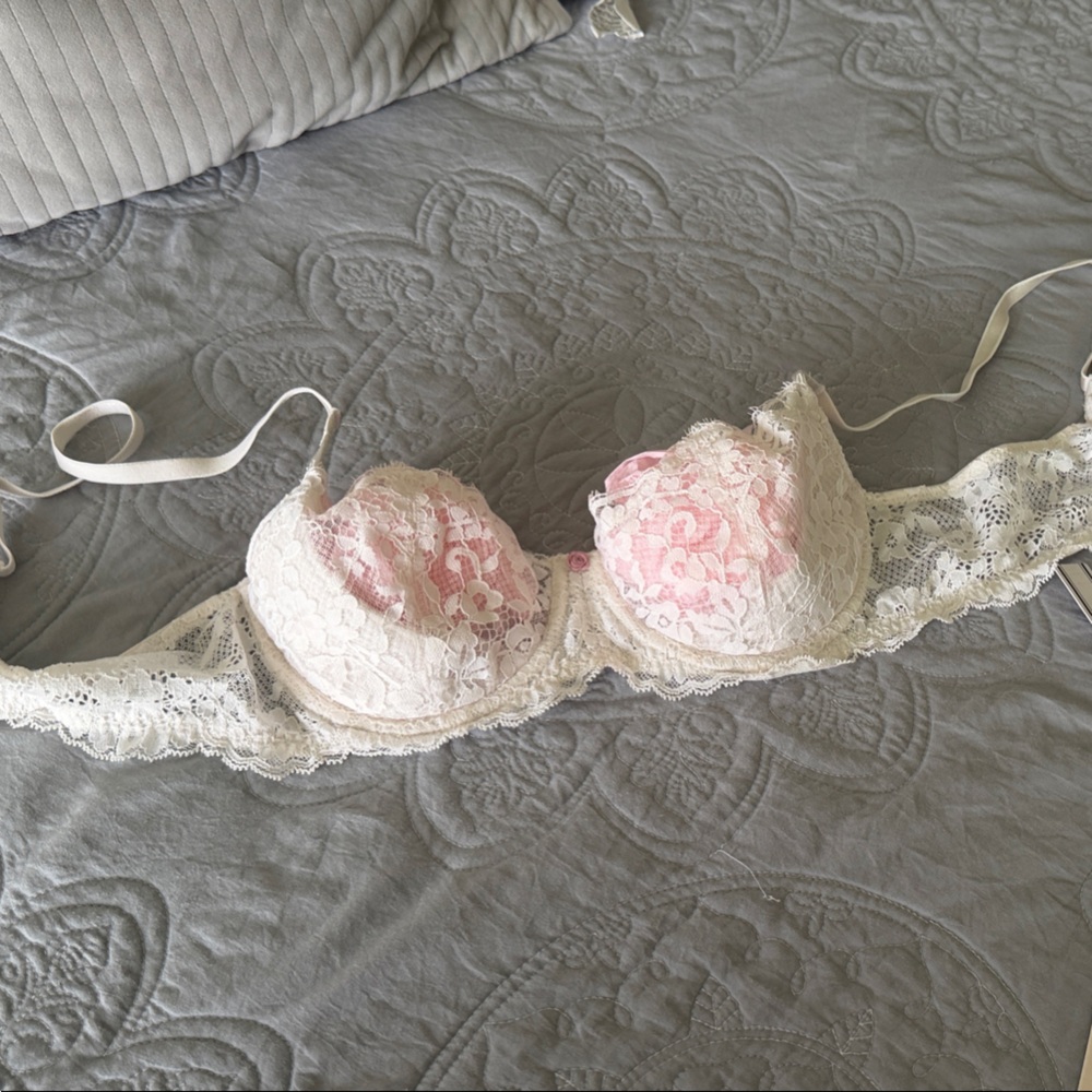 Victoria's Secret White Lace Push-Up Bra with Pink Floral Underlay